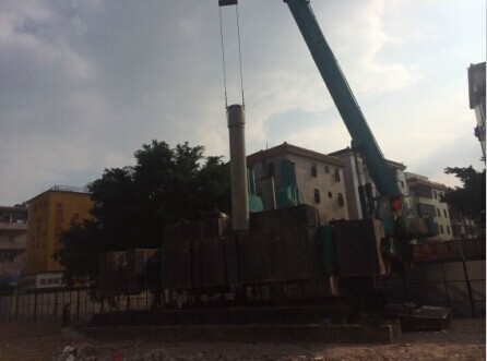 卓越横岗同兴项目静压桩机施工现场